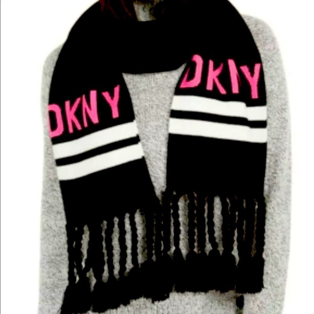 Tassel women's winter scarf  - BLACK / PINK